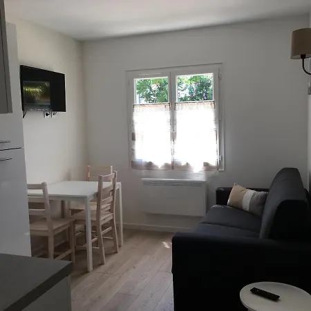 Les De L'alvertonne Aparthotel 3*