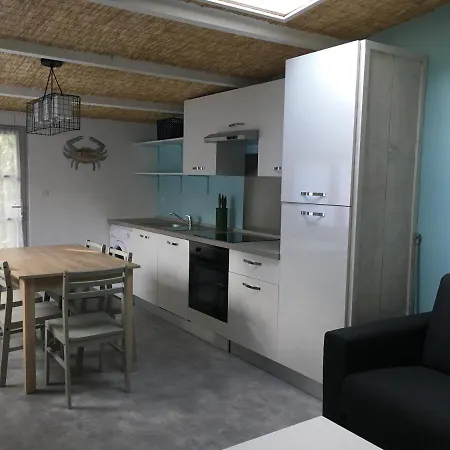 شقة فندقية Les De L'alvertonne 3*